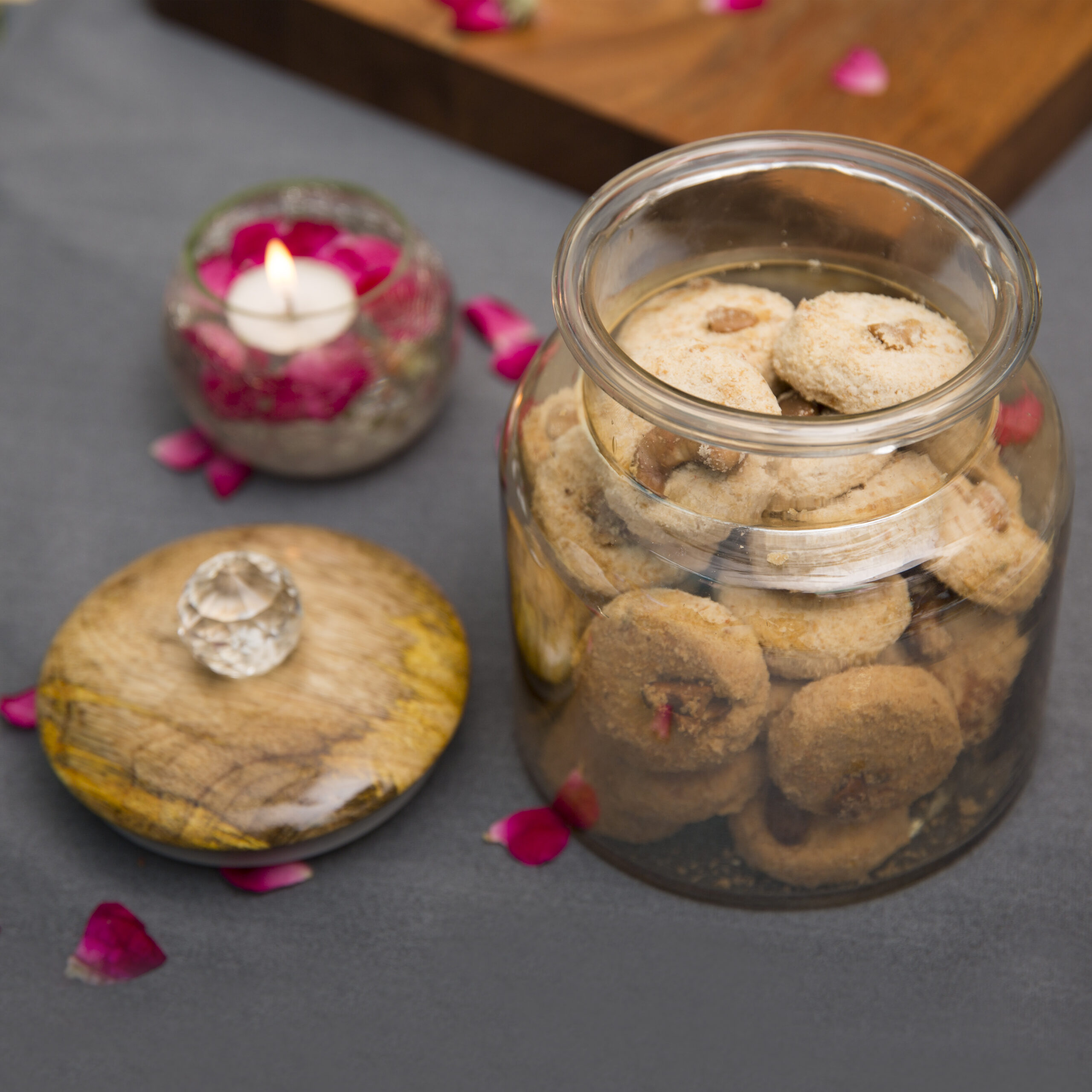 Stylish 1350ml Golden Glass Jar with Wooden Lid and Crystal Glass Knob - Airtight for Safe Food, Trinket or Ornament storage - Image 2